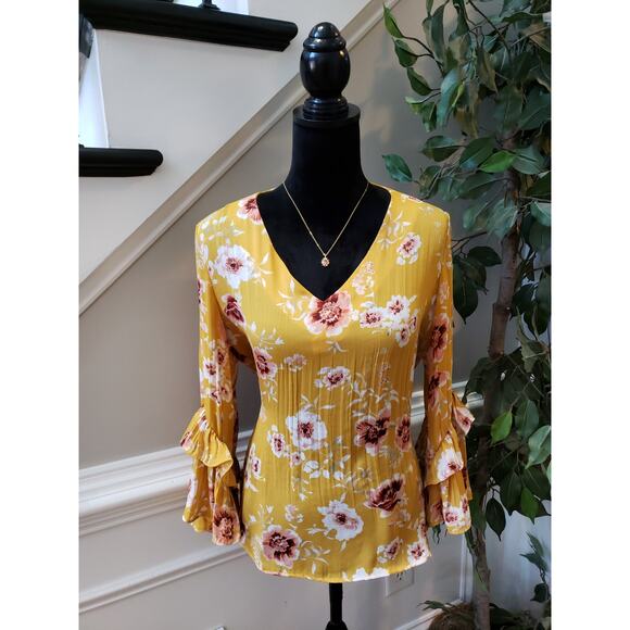 Women's Soho Jeans M Yellow Floral V-neck Peasant Top 3/4 Sleeve Outdoor - Picture 1 of 11